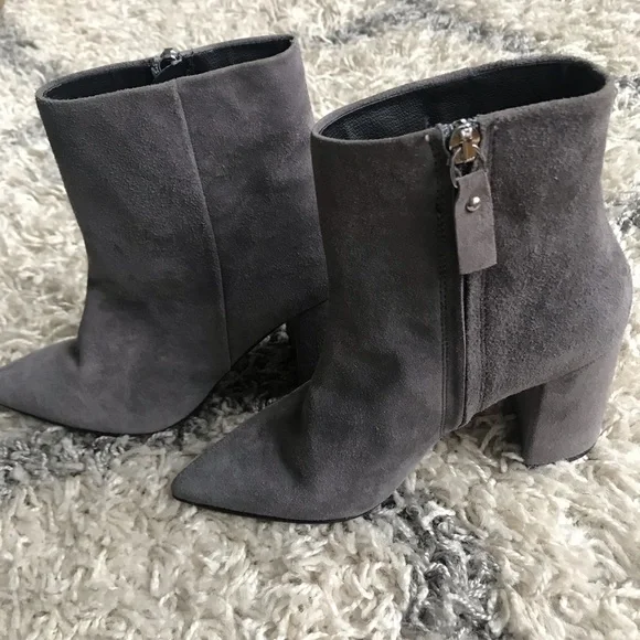 NEW Barneys New York Gray Ankle Booties Mismatched Size 5 & 6 womens Short Boots